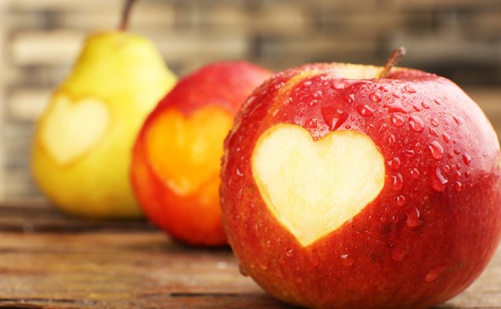 Медики рассказали об опасности яблок и груш для аллергиков
