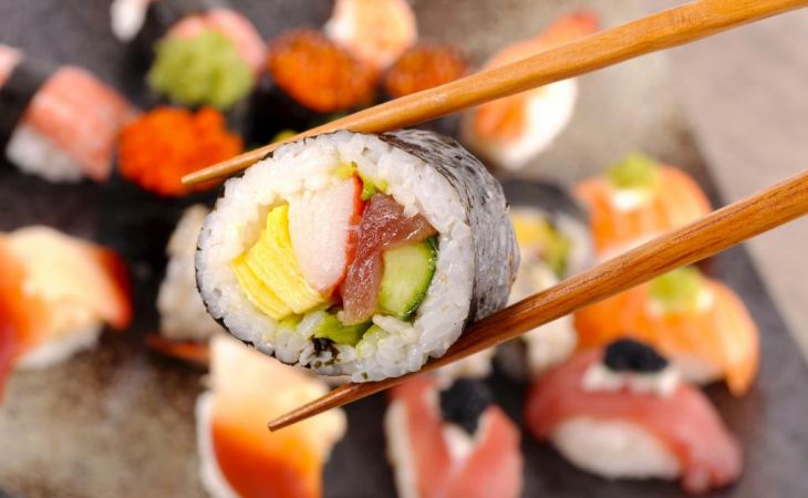 Опасно ли есть роллы и суши?