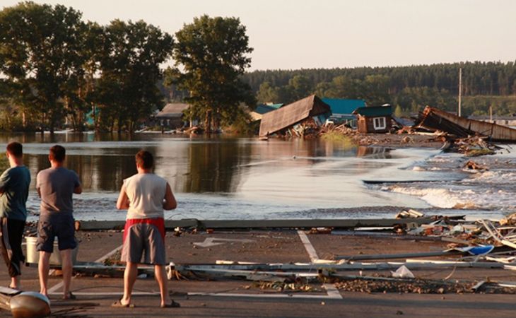 Пострадавшие от наводнения жители Иркутской области получили единовременную материальную помощь