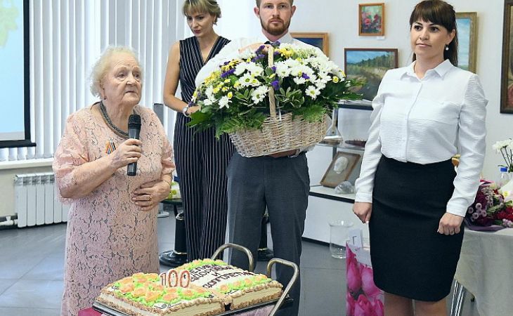 Легендарный ветеран ВОВ из Барнаула Надежда Мордовцева отметила столетний юбилей