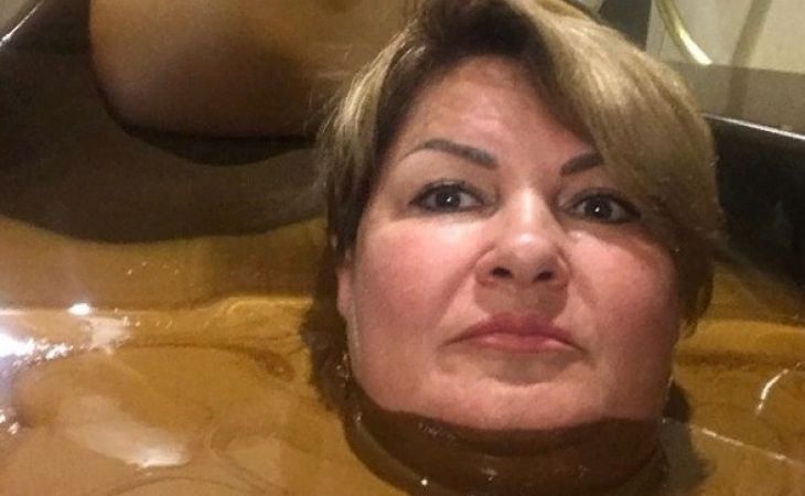 Чиновница из Ульяновска искупалась в нефтяной ванне и будет уволена