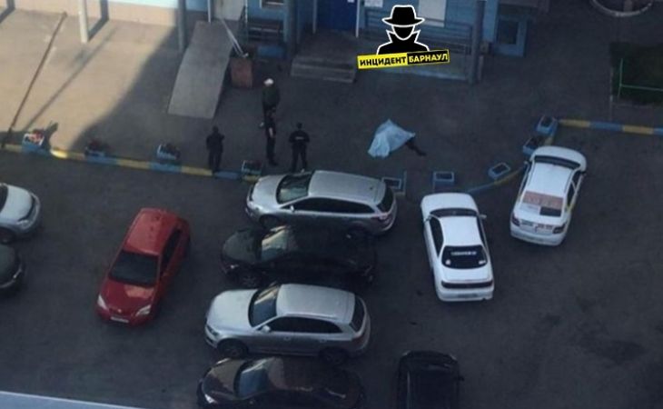 Женщина погибла, выпав из окна 12 этажа в Барнауле