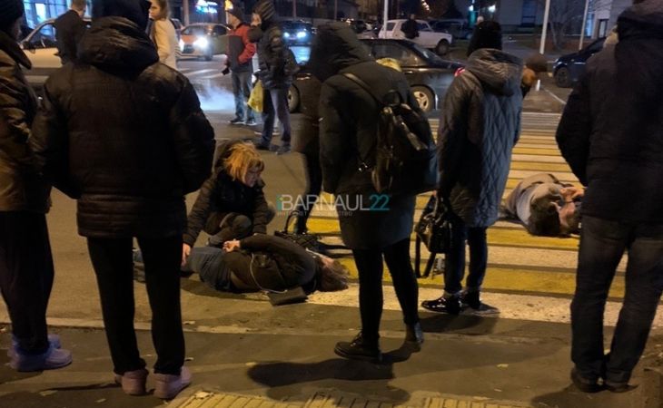 Трех пешеходов сбили в центре Барнаула вечером 20 октября