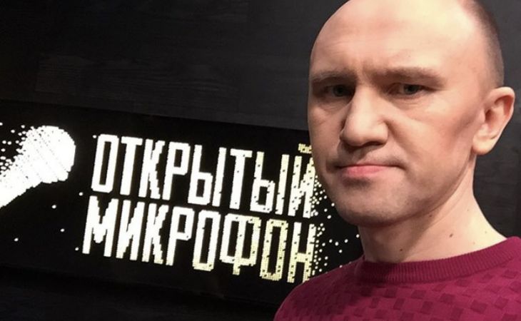 Барнаульский участник шоу "Открытый микрофон" на ТНТ о юморе, семье и родном городе