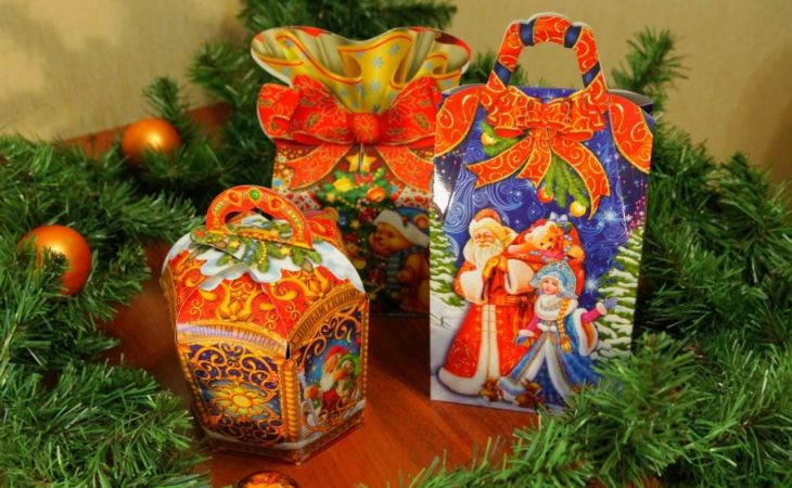Горячая линия по новогодним подаркам работает в декабре на Алтае