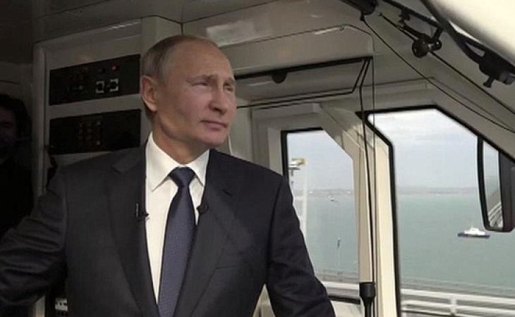 Владимир Путин открыл железнодорожное движение по Крымскому мосту