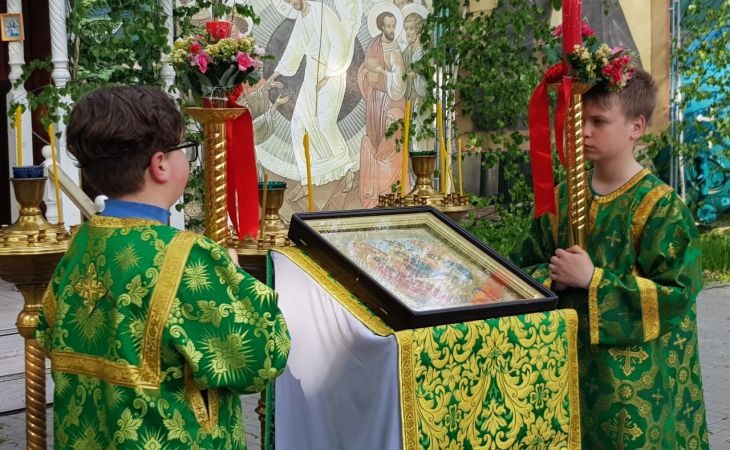 В России началась Троицкая неделя: что такое Духов день