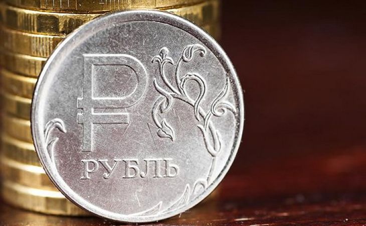 Рубль укрепляется вместе с другими сырьевыми валютами