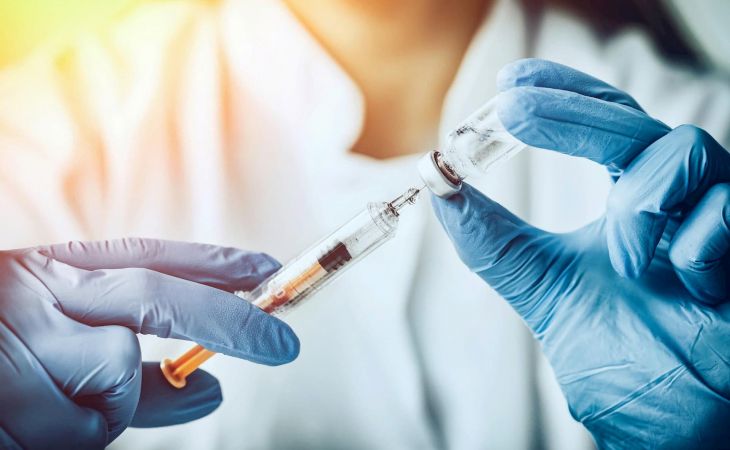В России считают преждевременным обсуждать вакцинацию подростков от коронавируса