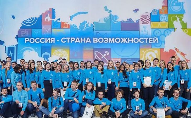 ВТБ и НИУ ВШЭ открыли летнюю школу по бизнес-информатике для участников олимпиады "Я - профессионал"