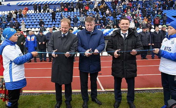 При поддержке банка ВТБ в Барнауле открылась единственная в СФО футбольная академия "Динамо" им. Льва Яшина