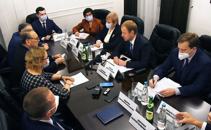 В АГМУ состоялась встреча губернатора Виктора Томенко с медицинской общественностью Алтайского края
