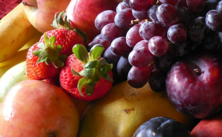 Названы наиболее опасные ранние фрукты и овощи