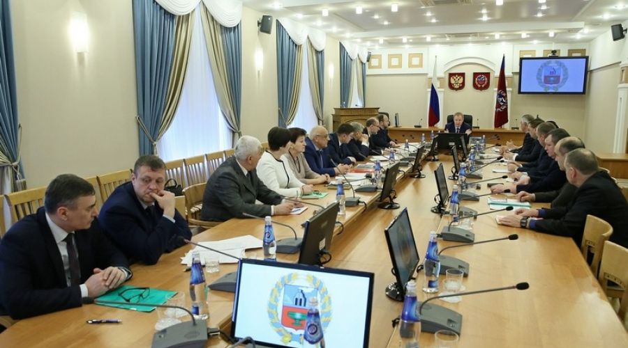 За полгода в Алтайском крае избрали глав 37 районов и 6 городов. Кто они?