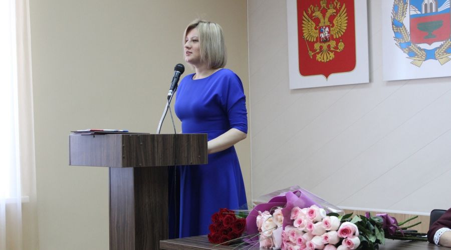 Теперь официально. Оксана Бронза вступила в должность главы Павловского района