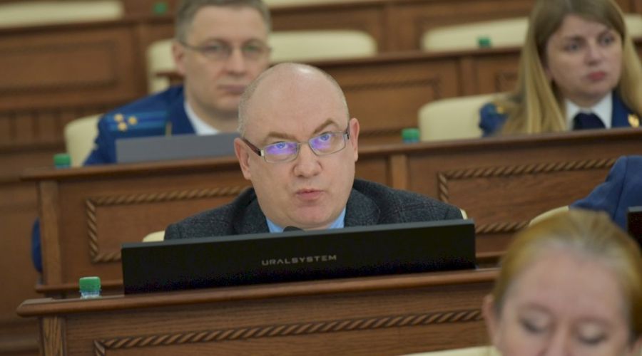 Лидер оппозиционной партии специально пропускает сессии АКЗС