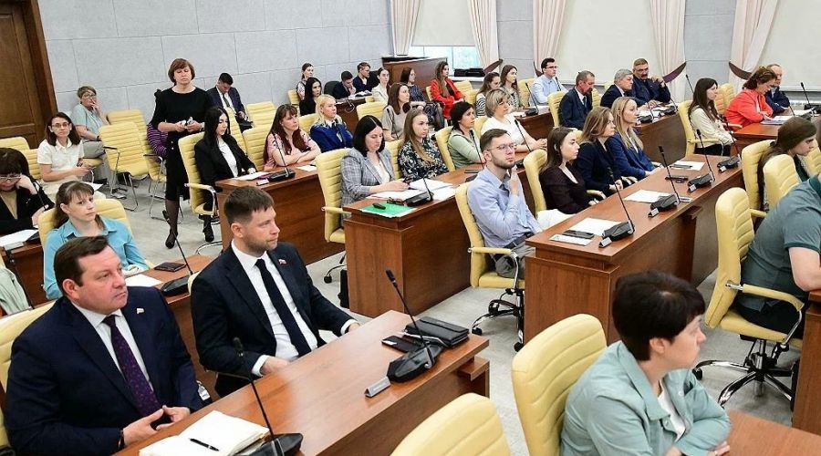 Депутаты Барнаульской гордумы будут снимать полномочия с коллег за прогулы