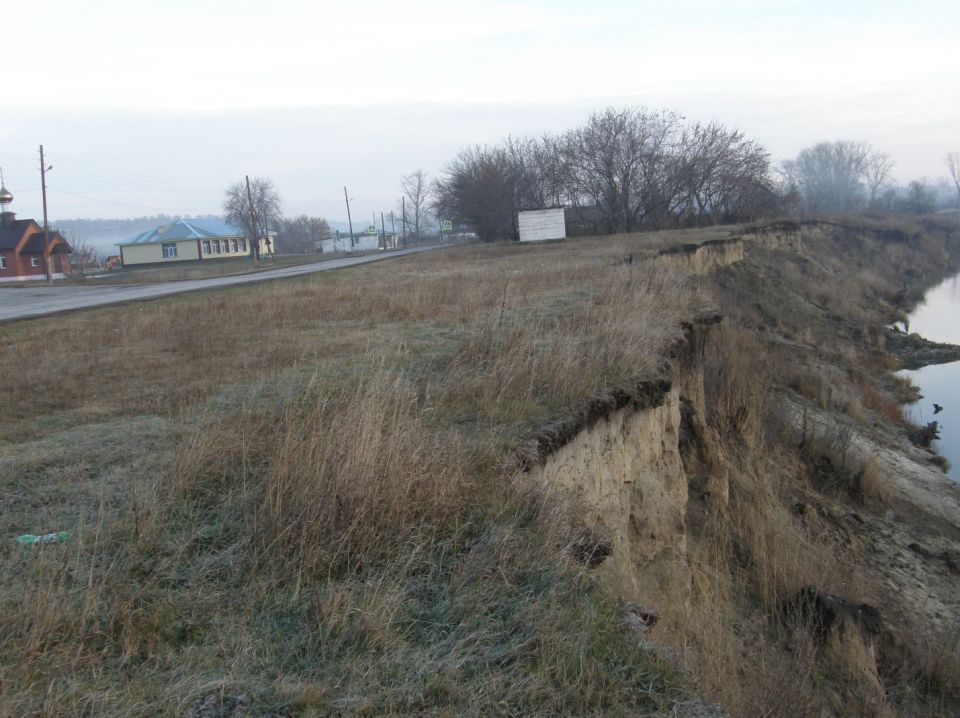 Раньше разлив реки угрожал людям и мог затопить дорогу. Фото: министерство природных ресурсов и экологии Алтайского края