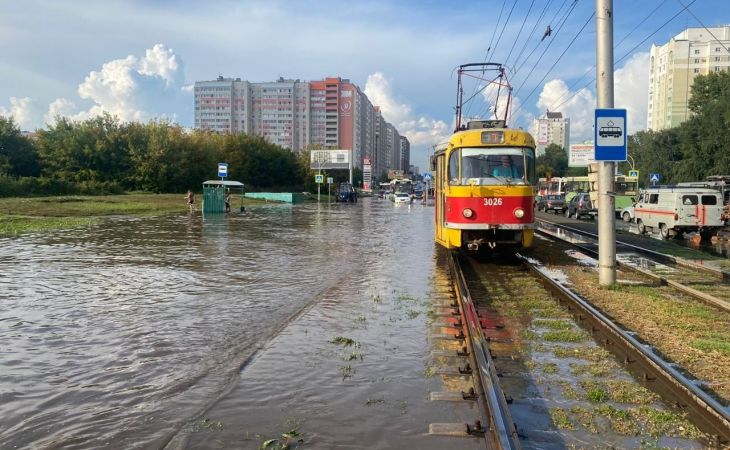 Потоп на улице Попова 30 августа 2022 года