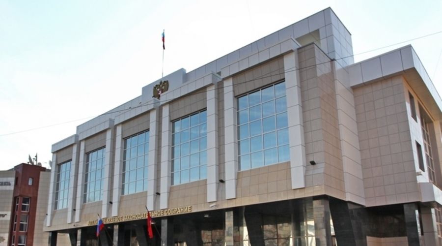 Кто возглавил рейтинг интернет-запросов депутатов АКЗС в мае?
