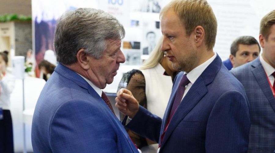 Делегация Алтайского края во главе с Виктором Томенко начала работу на ПМЭФ