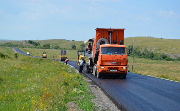 Работы на дороге Курья-Колывань-Бугрышиха в Курьинском районе
