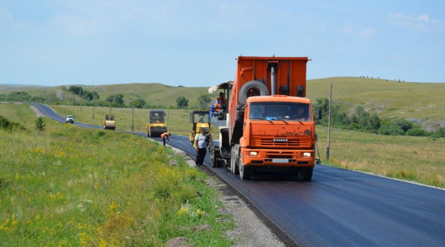 В Алтайском крае дороги, которые ведут к туристическим местам, отремонтированы на 60%