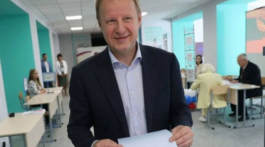 Виктор Томенко проголосовал на губернаторских выборах