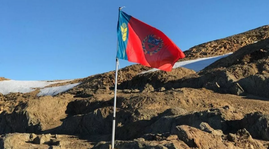 Алтайский край поменяет флаг и герб в 2024 году