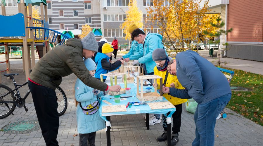 "Новые люди" оригинально поздравили барнаульцев с Днём отца