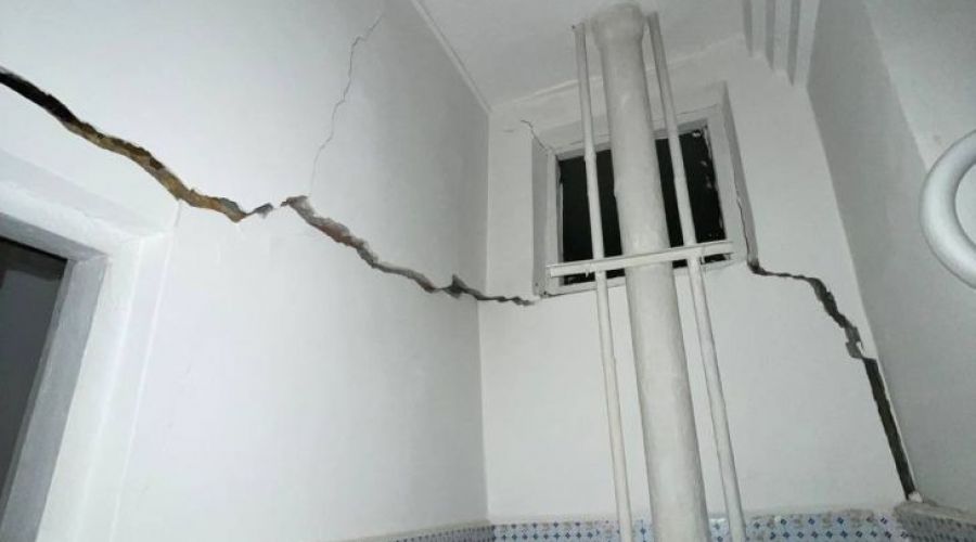 В Барнауле все жильцы треснувшего дома согласились на его снос