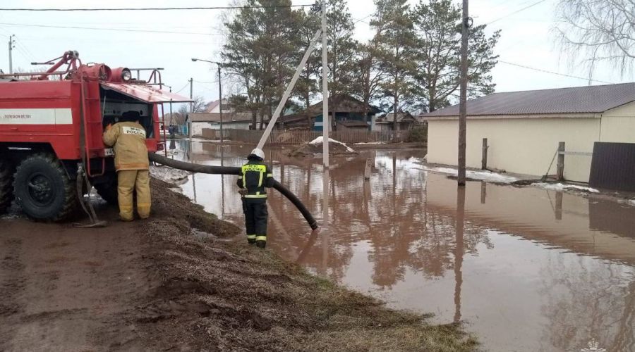 Пострадавшие от паводка в Алтайском крае получат выплаты до 30 тысяч рублей - Томенко
