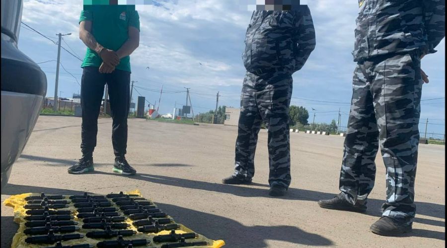 Иностранцы вновь незаконно попытались вывезти из Алтайского края военную продукцию