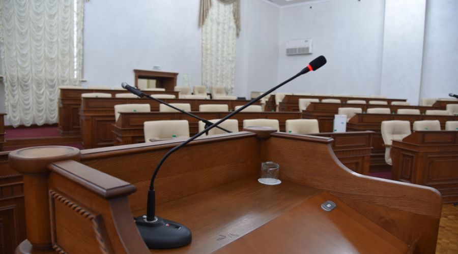 АКЗС оценит закон, запрещающий усыновлять детей из РФ в страны, где есть смена пола