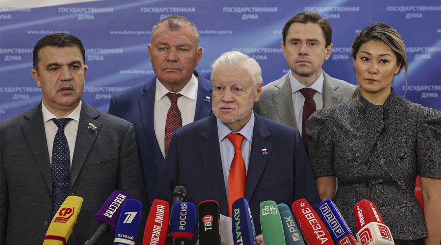 Социалисты организовали денежный конкурс для молодых писателей, поэтов и публицистов