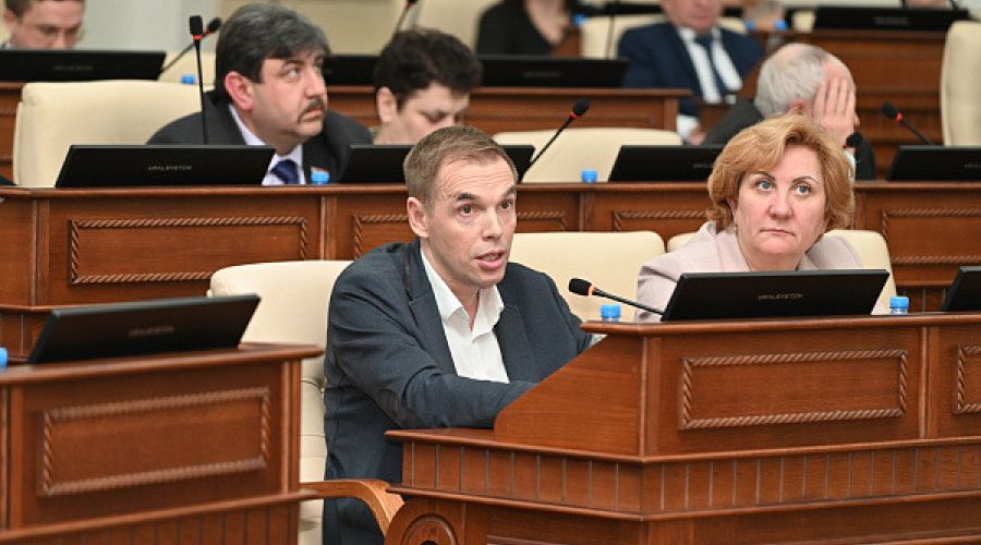 Александр Молотов подробно высказался о проблемах алтайской "пищевки"