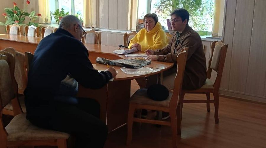 Депутат АКЗС поможет жителям Родинского района получить звание "Ветеран труда"