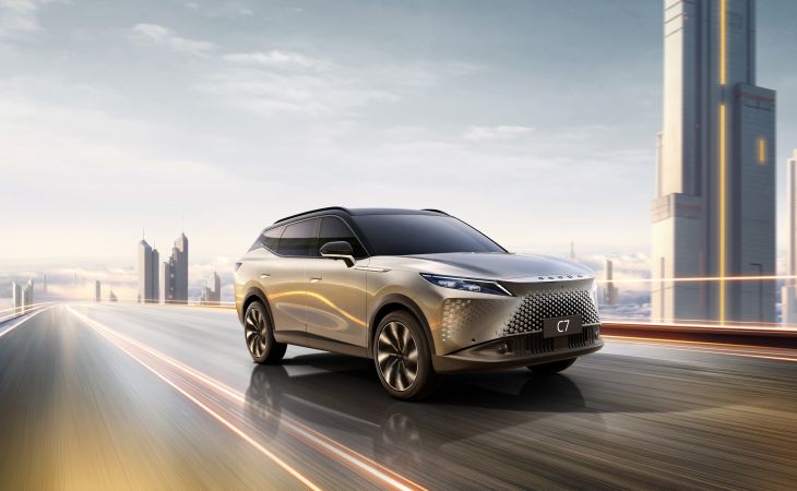 Новинка Omoda C7 

