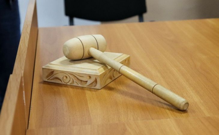 Деревянный молот судьи
