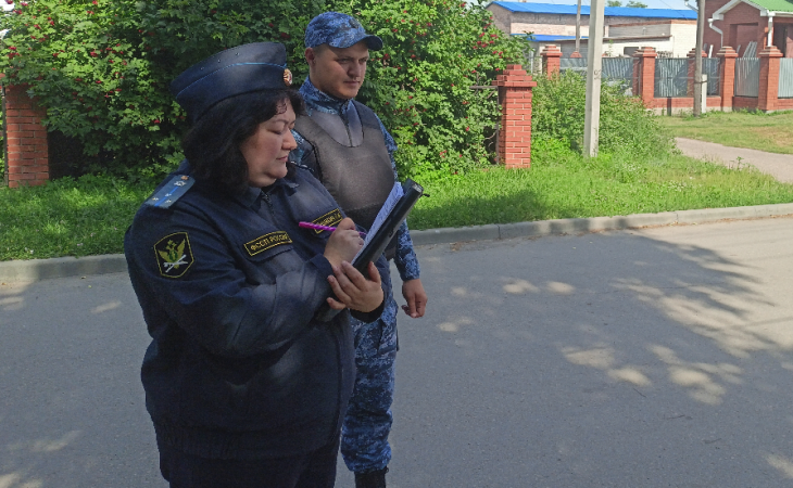 Судебные приставы