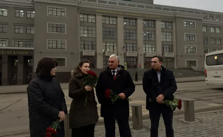 Возложение цветов