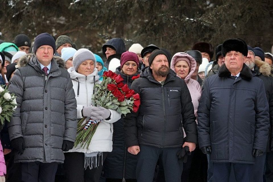 Бюст Героя России