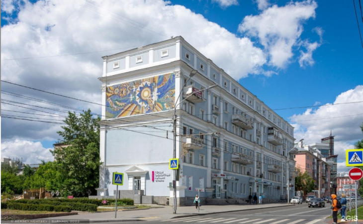 Здание на пр. Ленина, 35, соседствующее с участком на ул. Партизанская, 60