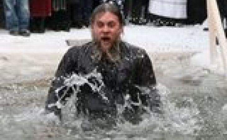 Сотни верующих отметили Крещение Господне в Барнауле
