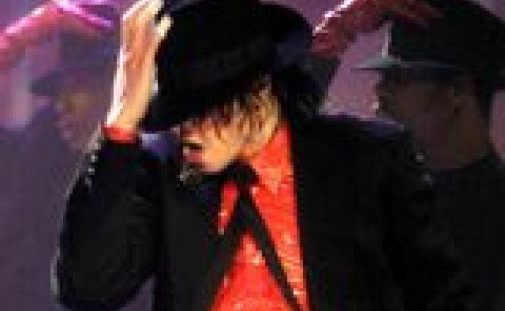 Поклонники творчества Майкла Джексона отсудили у врача поп-звезды пять евро