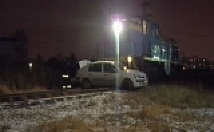 Локомотив снес иномарку на переезде в Забайкалье, погибли два человека