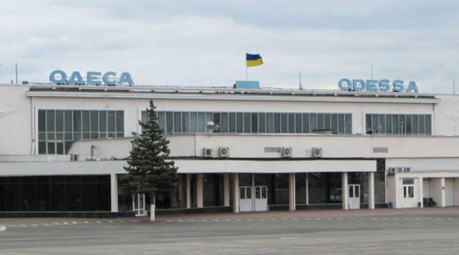 Бомбу ищут в аэропорту Одессы