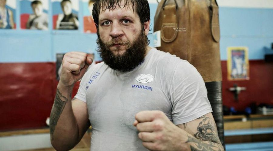Суд признал законным заочное обвинение Александра Емельяненко