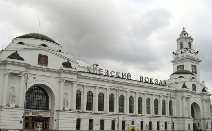 Звонок о бомбе заставил провести эвакуацию на Киевском вокзале в Москве
