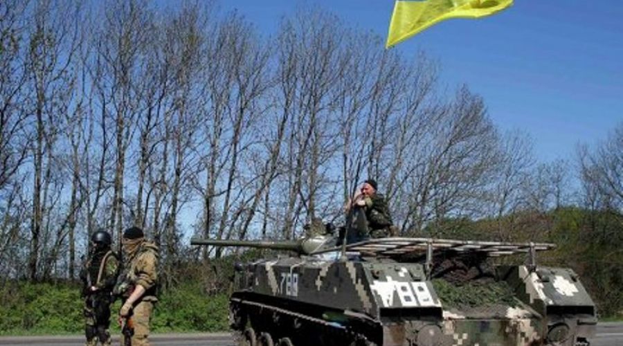Колонна машин с украинскими военными движется в Славянск – очевидцы